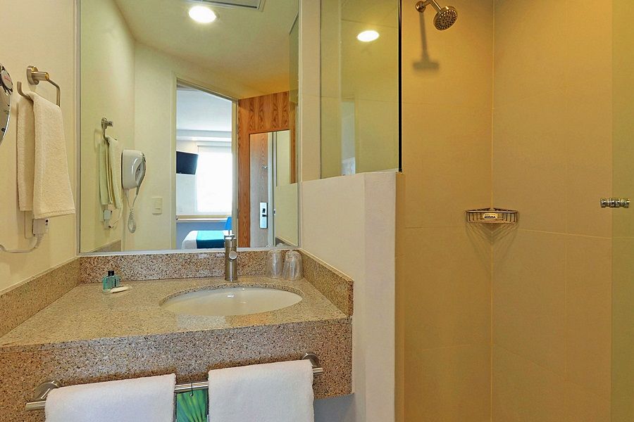 One Puebla Angelopolis Periferico Hotel Ngoại thất bức ảnh